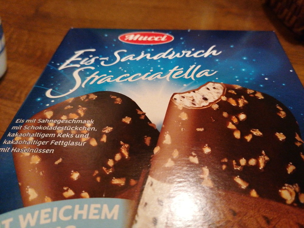 Eis-Sandwich Stracciatella, mit weichem Keks von wattebeusch534 | Hochgeladen von: wattebeusch534