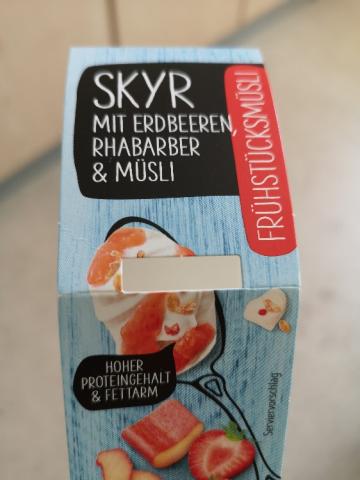 Skyr mit Erdbeeren, Rhabarber, Müsli von itak | Hochgeladen von: itak