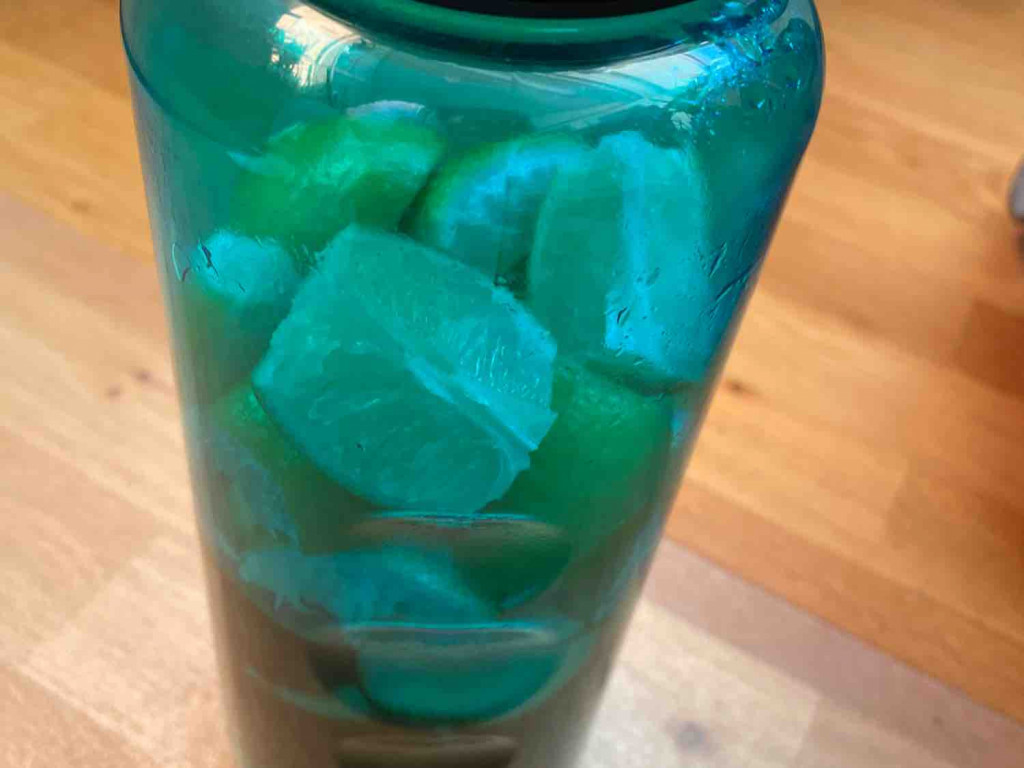 Wasser mit Minze-Gurke-Limetten, Wasser von gisela2108 | Hochgeladen von: gisela2108