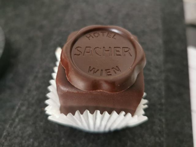 Original Sacher Würfel  von RejaCraven | Hochgeladen von: RejaCraven