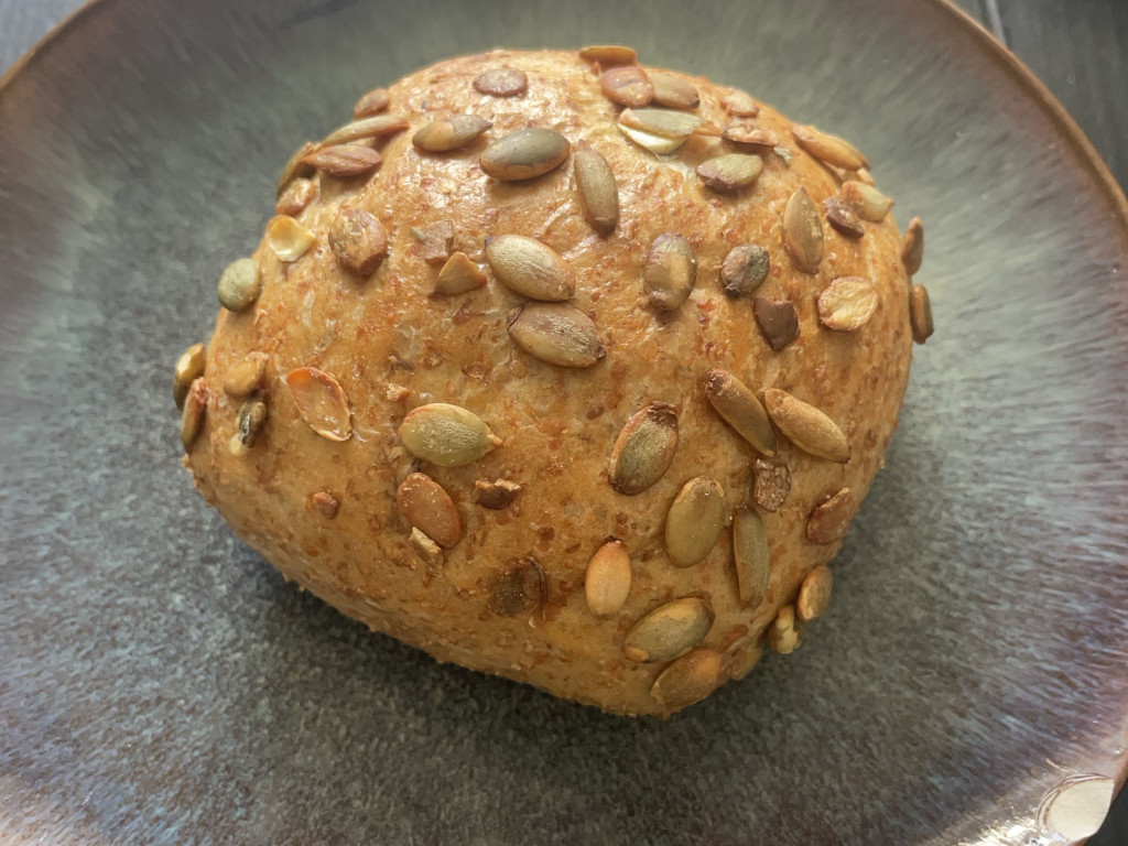 Vollkorn Kürbiskern Brötchen von carmohenninger | Hochgeladen von: carmohenninger Vollkorn Kürbiskern Brötchen von carmohenninger | Hochgeladen von: carmohenninger