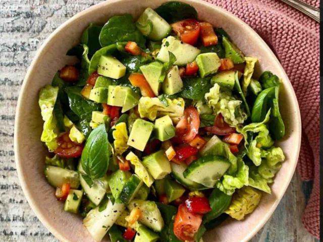 Gurkensalat mit Tomate & Avocado von leabel | Hochgeladen von: leabel