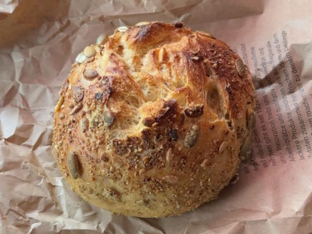 Hochgeladen von: ninaaaluni Hochgeladen von: ninaaaluni