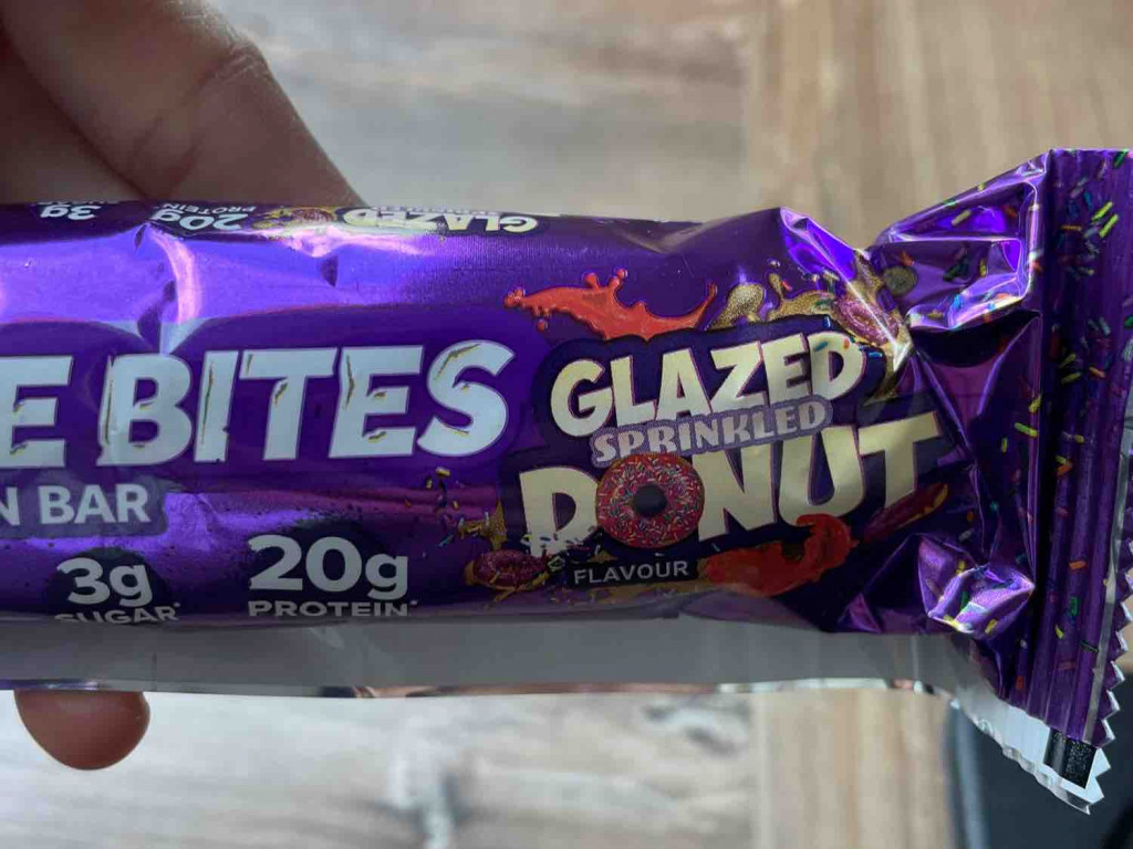 Battle Bites, Glazed Sprinkled Donut von cestmoijola | Hochgeladen von: cestmoijola