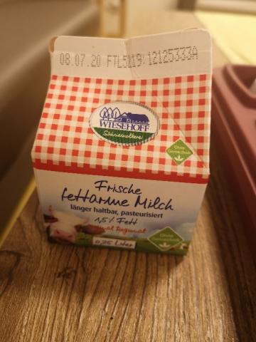 Frische fettarme Milch von Lailasky | Hochgeladen von: Lailasky