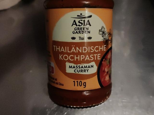 Thailändische Kochpaste, Massaman Curry by stinkhorst | Hochgeladen von: stinkhorst