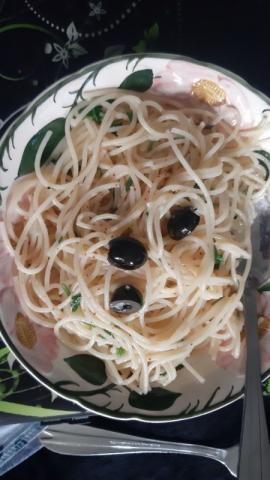 Spaghetti aglio olio peperoncino von MaryKr | Uploaded by: MaryKr