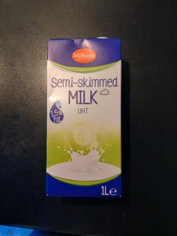 Milk, semi-skimmed UHT by Yaroce | Hochgeladen von: Yaroce