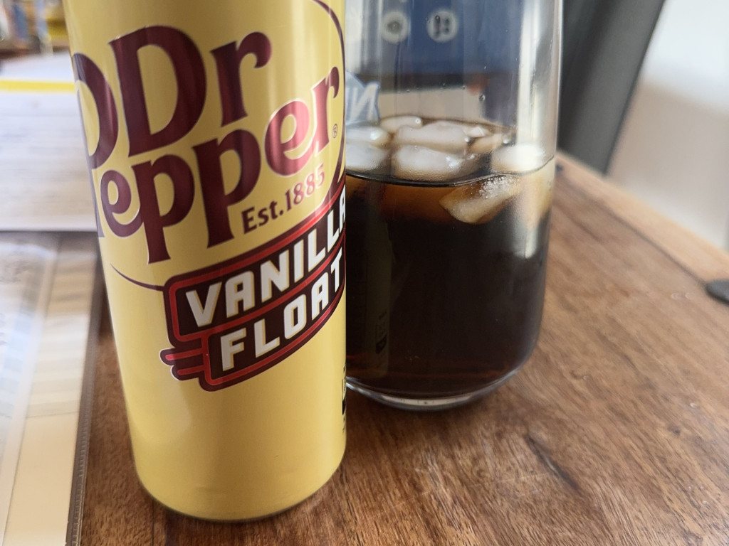 Dr Pepper Vanilla Float von artkore1 | Hochgeladen von: artkore1 Dr Pepper Vanilla Float von artkore1 | Hochgeladen von: artkore1