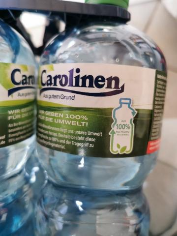 Carolinen Mineralwasser Medium, neutral von Dulcinea | Hochgeladen von: Dulcinea