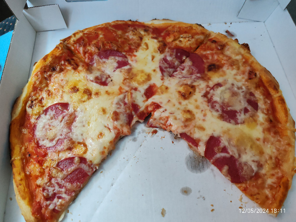 Pizza Salami von KraVen | Hochgeladen von: KraVen