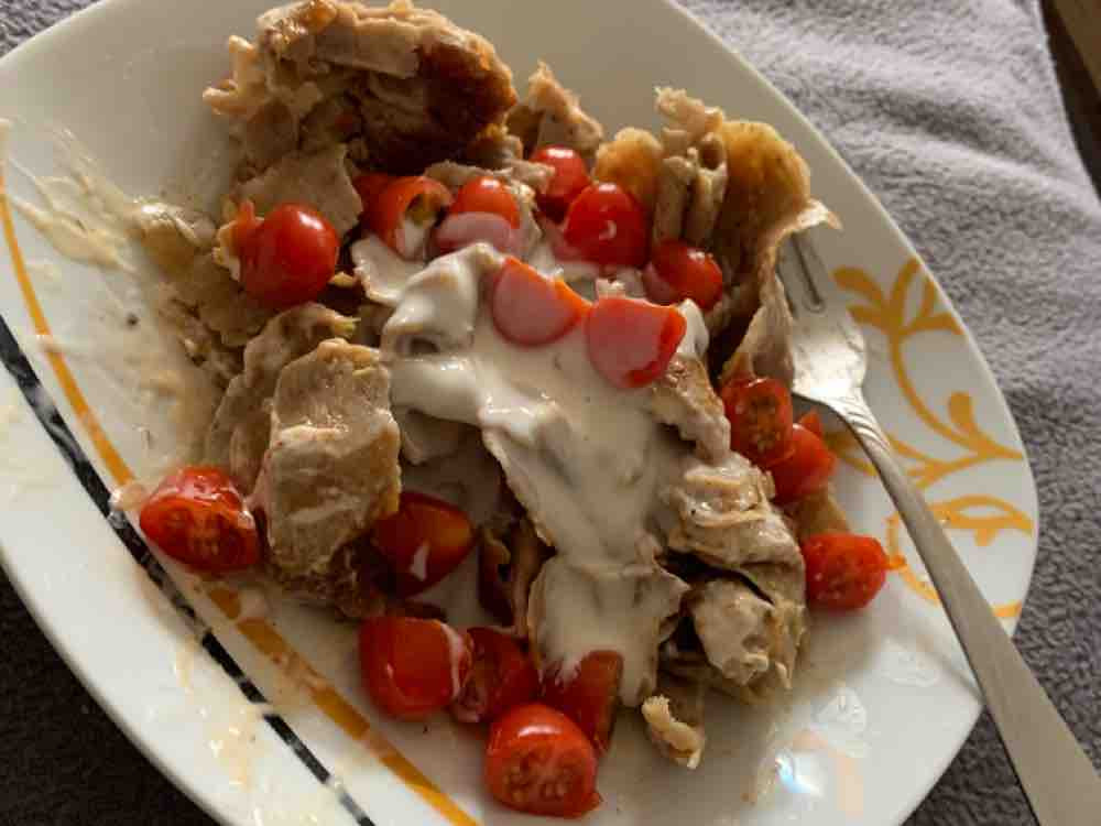 Döner-Box mit Kalbfleisch, Salat und Knoblauchsoße  von michimic | Hochgeladen von: michimichi