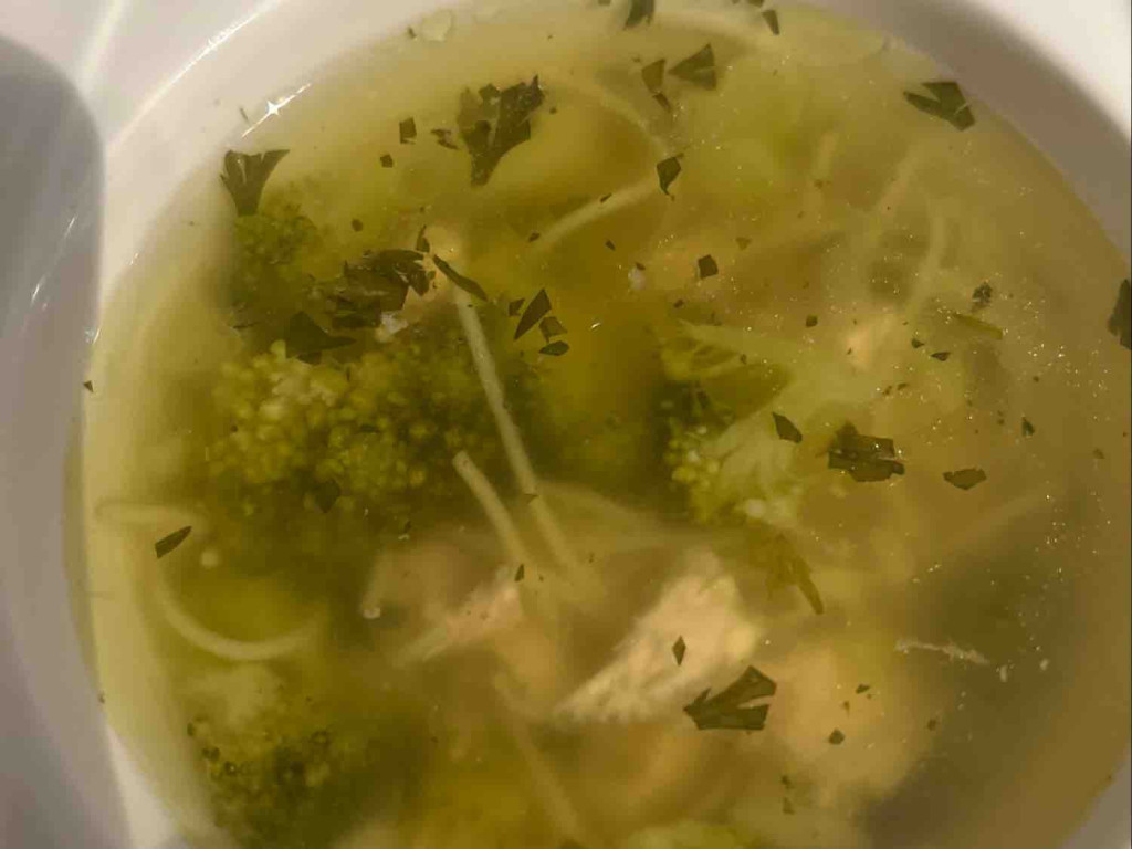 Hühnersuppe, Würzige Hühnersuppe mit Fadennudeln von Jassi25 | Hochgeladen von: Jassi25