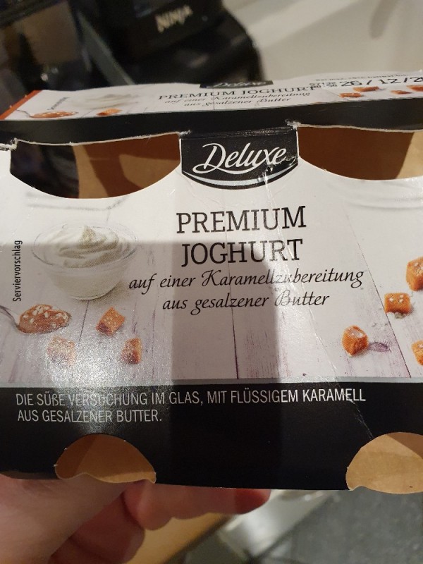 Premium Joghurt, auf einer Karamellzubereitung aus gesalzener Bu | Hochgeladen von: arnoschaefer
