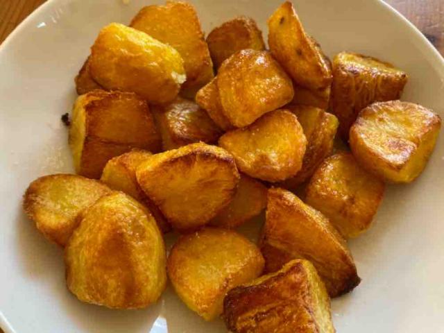 Roast Potatoes by vivioen | Uploaded by: vivioen