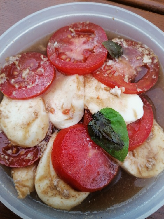 Tomaten mit Mozzarella, Tomate, Mozzarella von Kathygerner | Hochgeladen von: Kathygerner