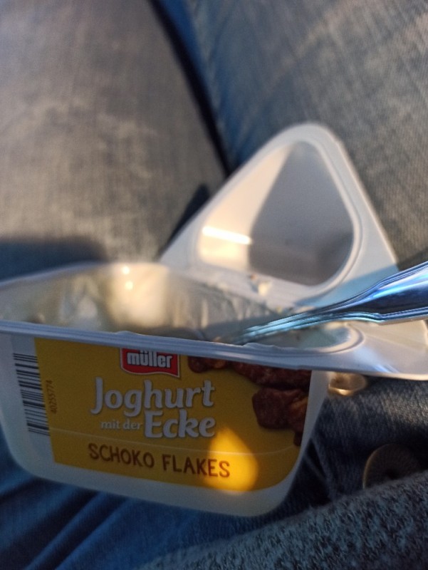 Müller, Joghurt mit der Ecke Knusper Schoko Flakes Kalorien - Joghurt ...
