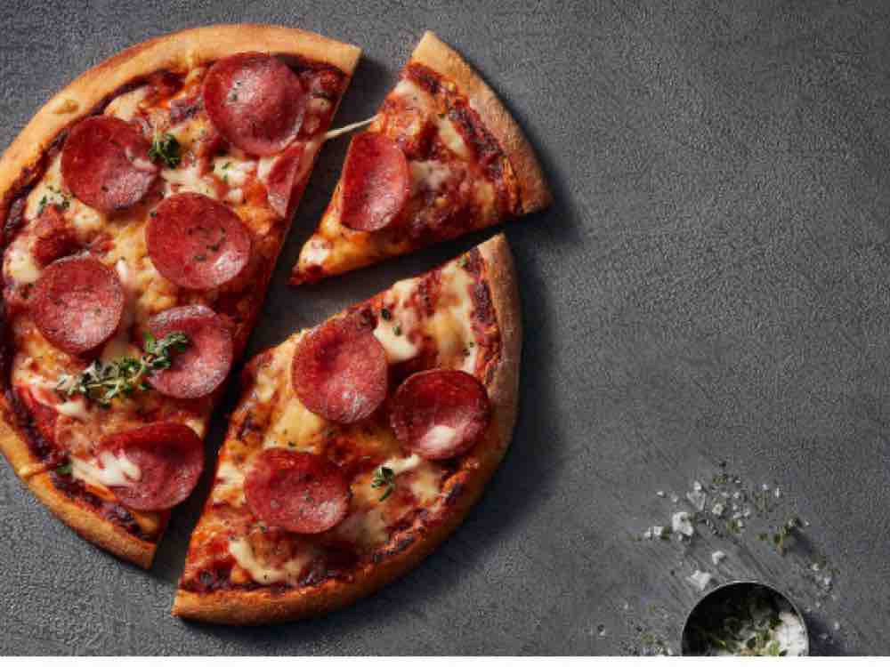 Stückwerk Salami Pizza, Käse,Salami,Tomatensoße von missoidi | Hochgeladen von: missoidi