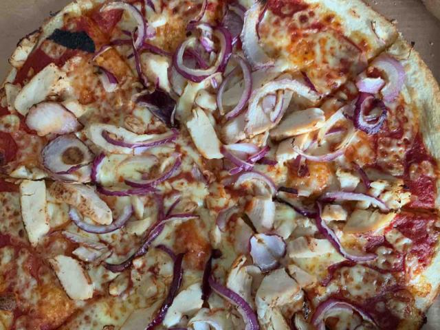 Chicken breast + Red onion Pizza by Driano | Uploaded by: Driano