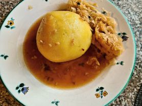 Fleischknödel mit Sauerkraut | Hochgeladen von: Kautzinger