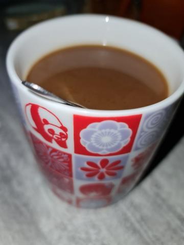 Kaffee mit 1 Tl. Zucker u. 1 Tl. Kaffeeweißer von Felzmann | Hochgeladen von: Felzmann