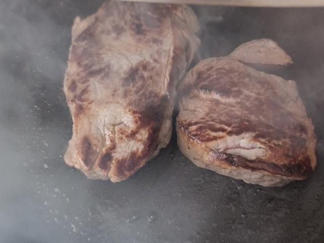 Rumpsteak JB gebraten ohne Fett von willi95 | Hochgeladen von: willi95 Rumpsteak JB gebraten ohne Fett von willi95 | Hochgeladen von: willi95
