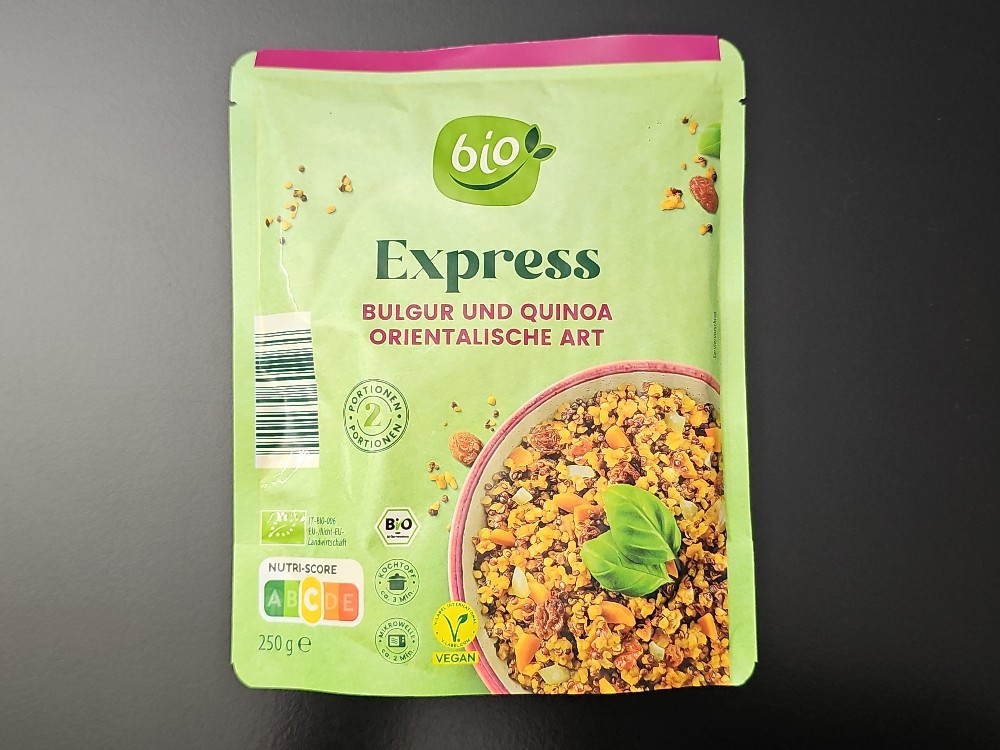 Bulgur und Quinoa, Orientalische Art von N T | Hochgeladen von: N T Bulgur und Quinoa, Orientalische Art von N T | Hochgeladen von: N T