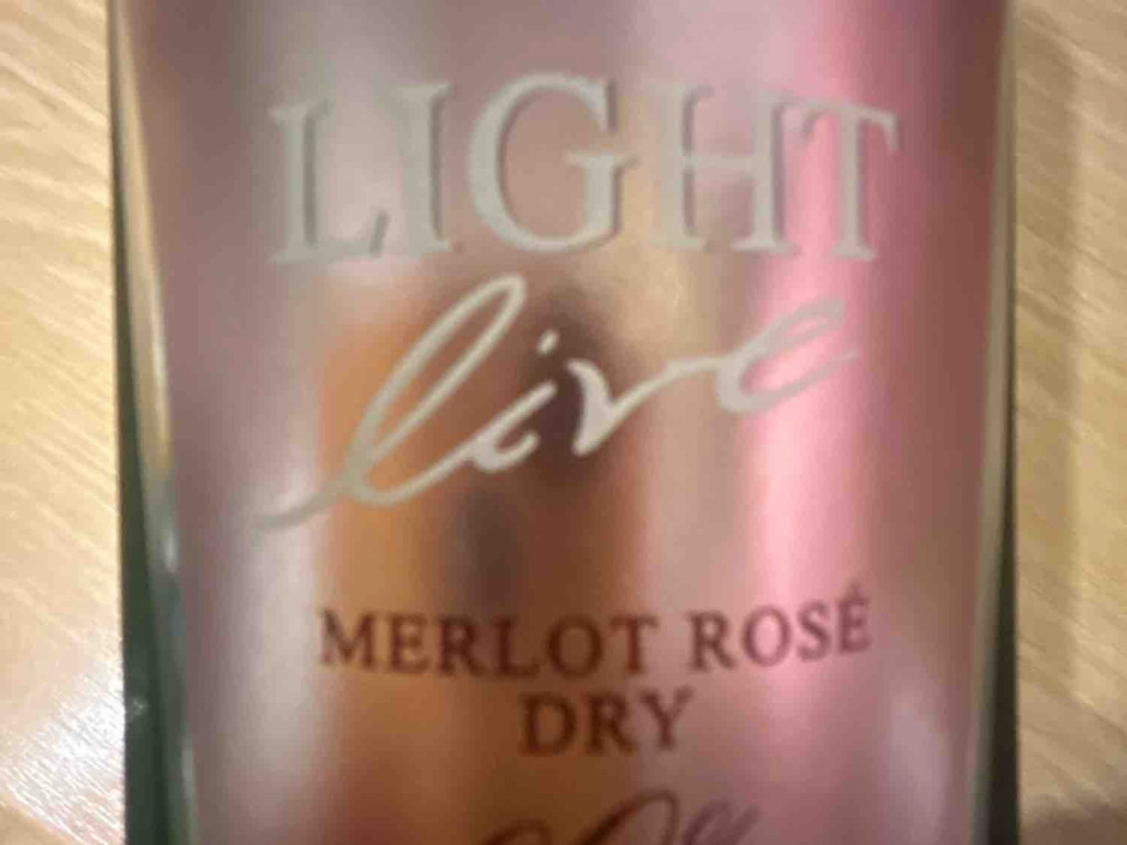 Light Live Merlot Rosé Dry, 0,0% von Pegg | Hochgeladen von: Pegg