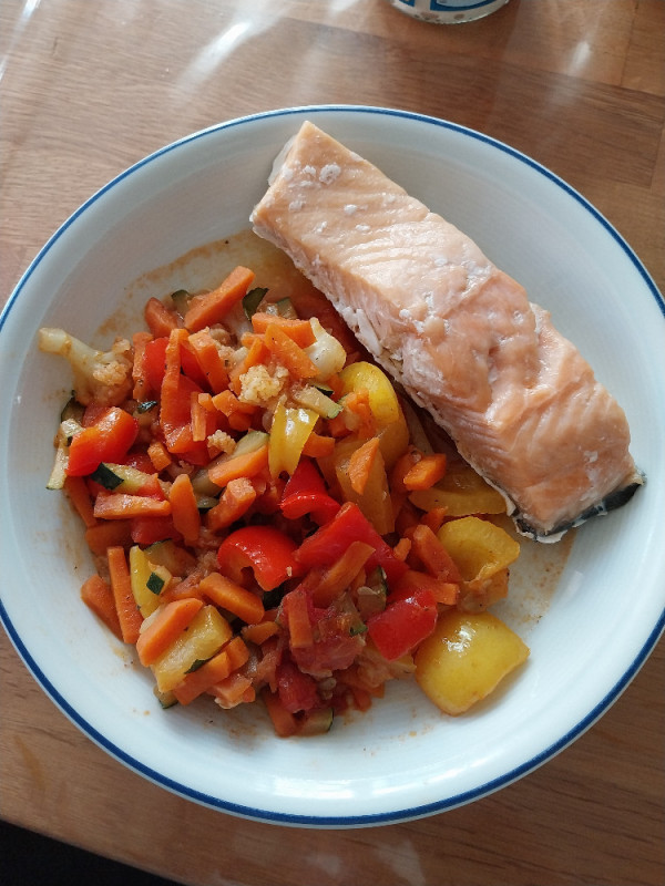 Lachs mit Mediterranen Gemüse  von Emijas | Hochgeladen von: Emijas