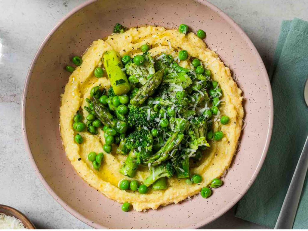 Parmesan-Polenta mit Spargel und Brokkoli von MayteMast | Hochgeladen von: MayteMast