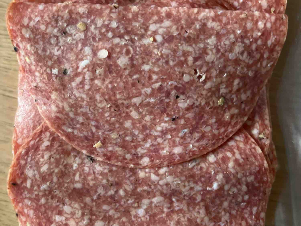 Salami, verfeinert mit schwarzem Pfeffer von GeliF | Hochgeladen von: GeliF