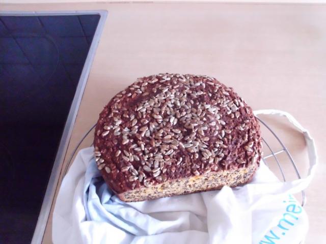 Möhren-Eiweiß-Brot, süßlich | Hochgeladen von: Bri2013
