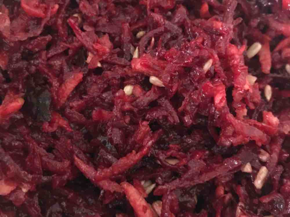 Rote Bete Apfelsalat (Rohkost), Sonnenblumenkerne, Olivenöl von  | Hochgeladen von: Miss82