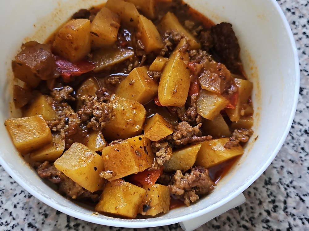 Bauerntopf, mit Hackfleisch, Kartoffeln, Karotten und Paprik von | Hochgeladen von: Dieter 4465 Bauerntopf, mit Hackfleisch, Kartoffeln, Karotten und Paprik von | Hochgeladen von: Dieter 4465