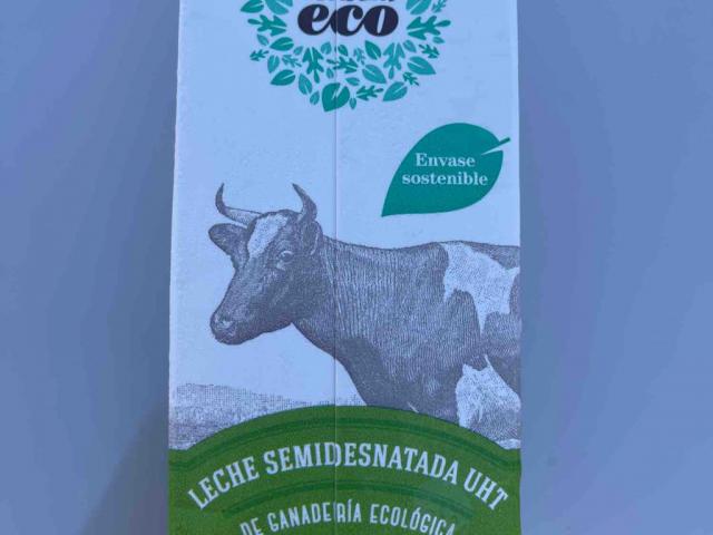 Milk Semi skimmed UHT organic, (1,5 % fat) by lluiss | Uploaded by: lluiss