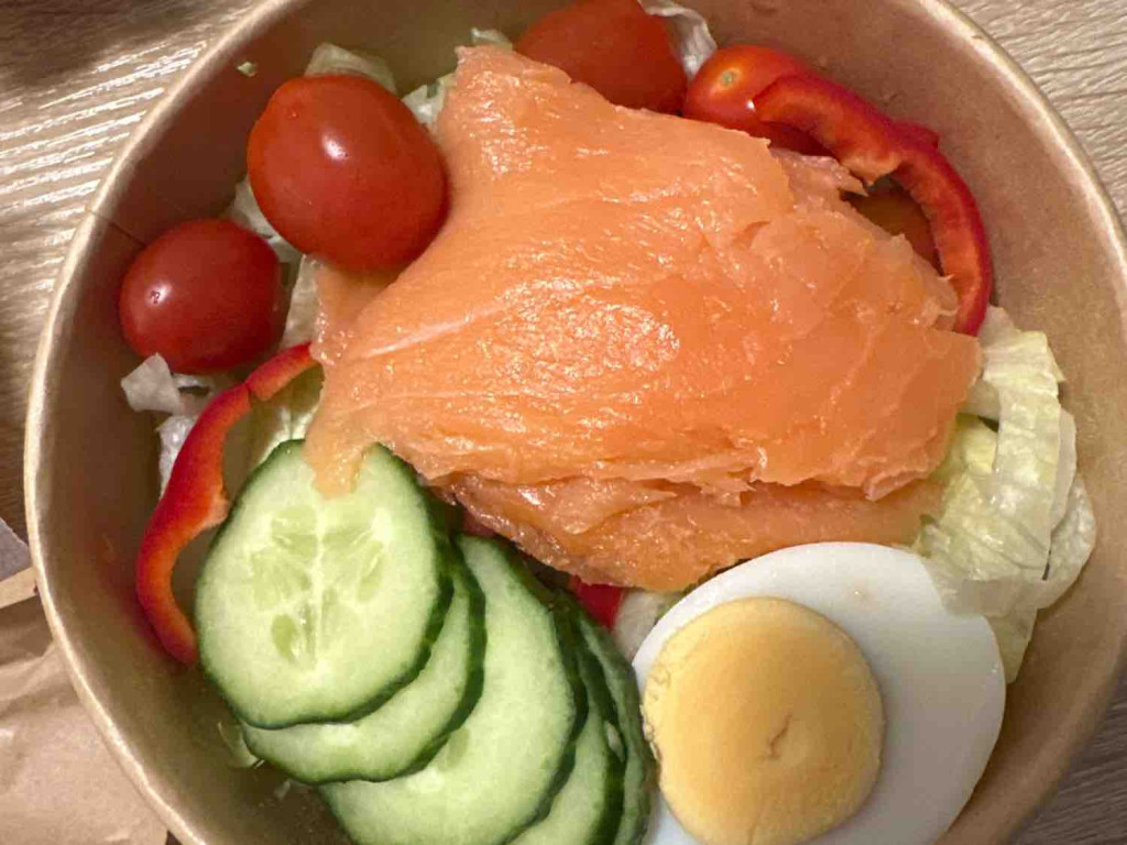 Salat mit Lachs & Ei von AlinAusserlechner | Hochgeladen von: AlinAusserlechner