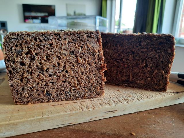 Honigschwarzbrot von janispring | Hochgeladen von: janispring