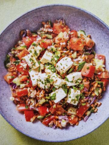 Dinkel-Bowl Griechischer Art, Mit Souflaki-Hirtenkäse von Merriq | Hochgeladen von: Merrique