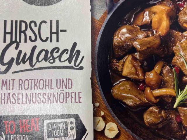 Hirsch Gulasch, mit Rotkohl und Haselnussknöpfle von TestoBias | Hochgeladen von: TestoBias