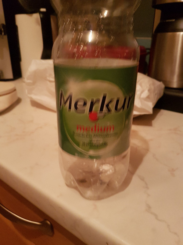 Merkur medium, Natürliches Mineralwasser von Hajar | Hochgeladen von: Hajar