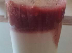 Frühstücksbecher Joghurt, Erdbeeren,Kokos | Hochgeladen von: chilipepper73