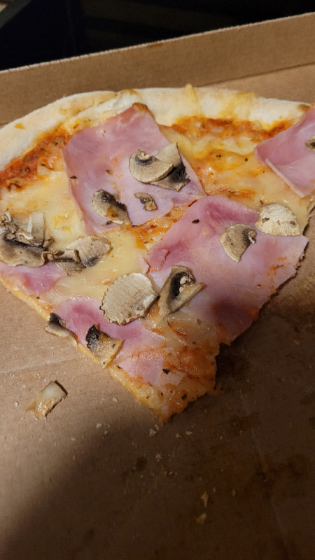 Pizza Schinken Käse Pilze von DannyH0709 | Hochgeladen von: DannyH0709