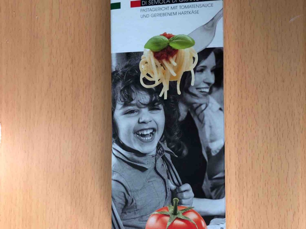Spaghetti alla napoli, Pastagericht mit Tomatensauce und geriebe | Hochgeladen von: Akant