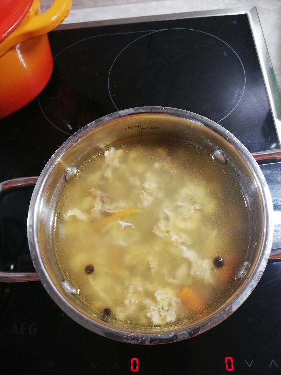 Kantine / Mensa, Gemüsebrühe mit Eierflocken Kalorien - Suppen und ...
