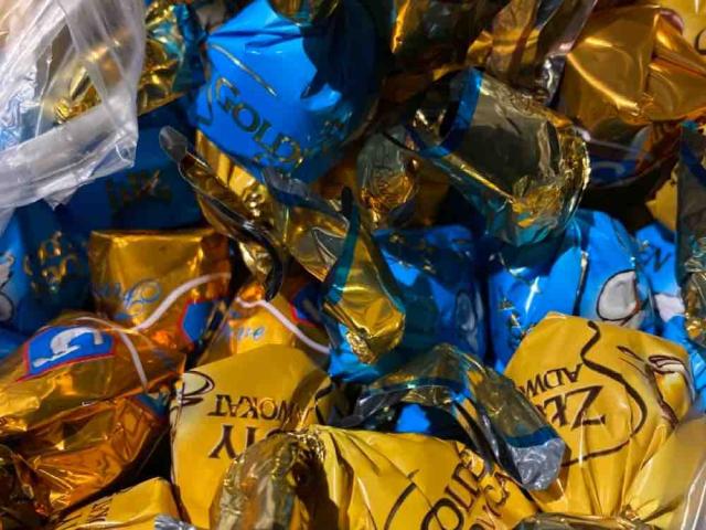 Zlote Praliny - Golden Praline, Zloty Kokos, Adwokat, Pistazie und Five von builttolast84 | Hochgeladen von: builttolast84 Zlote Praliny - Golden Praline, Zloty Kokos, Adwokat, Pistazie und Five von builttolast84 | Hochgeladen von: builttolast84
