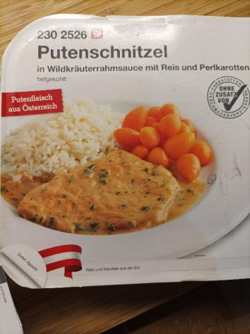 Putenschnitzel in Wildkräutersauce mit Reis und Perlkarotten von | Hochgeladen von: flokastl