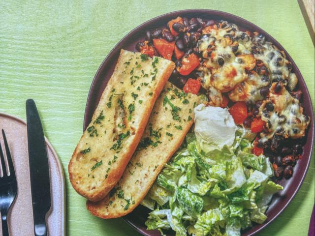 Hello fresh Pikanter Auflauf mit schwarzen Bohnen von Katiimllr | Hochgeladen von: Katiimllr Hello fresh Pikanter Auflauf mit schwarzen Bohnen von Katiimllr | Hochgeladen von: Katiimllr