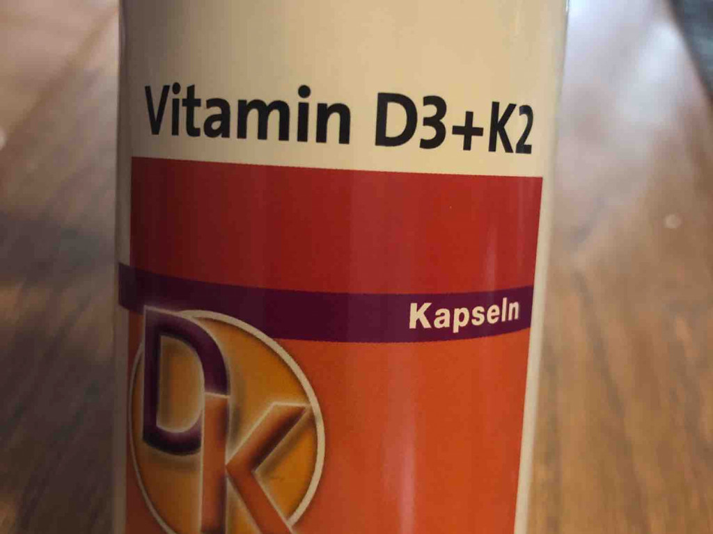 Vitamin D3+K2, 1 Kapsel = 0.37g = 0.025 mg D3 / 0.1 mg K2 von ru | Hochgeladen von: rumbalotte99