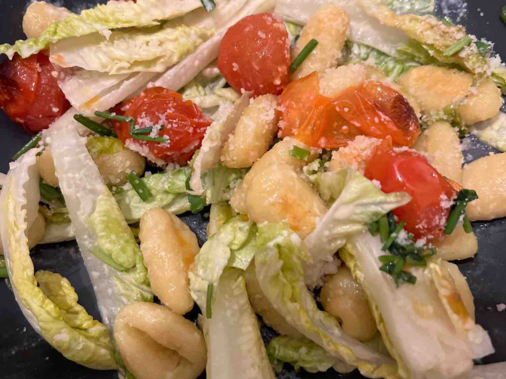 Gnocchi - Salat mit selbst gemachten Caesar Dressing von mareike | Hochgeladen von: mareikebuesing