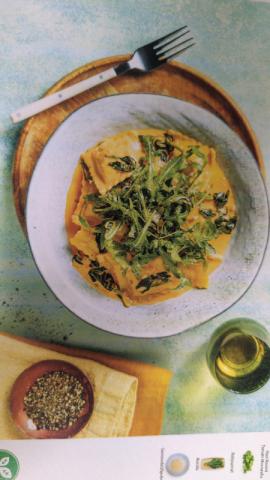 Maxi-Ravioli gefüllt mit Tomate-Mozzarella, in roter Spinat-Sahn | Hochgeladen von: dal834